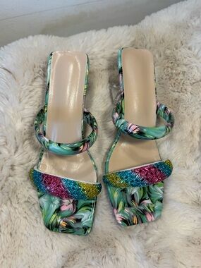 Tropical Multi-Color Beaded Strap Women's 9 Slide Heels resort Vacation Glam